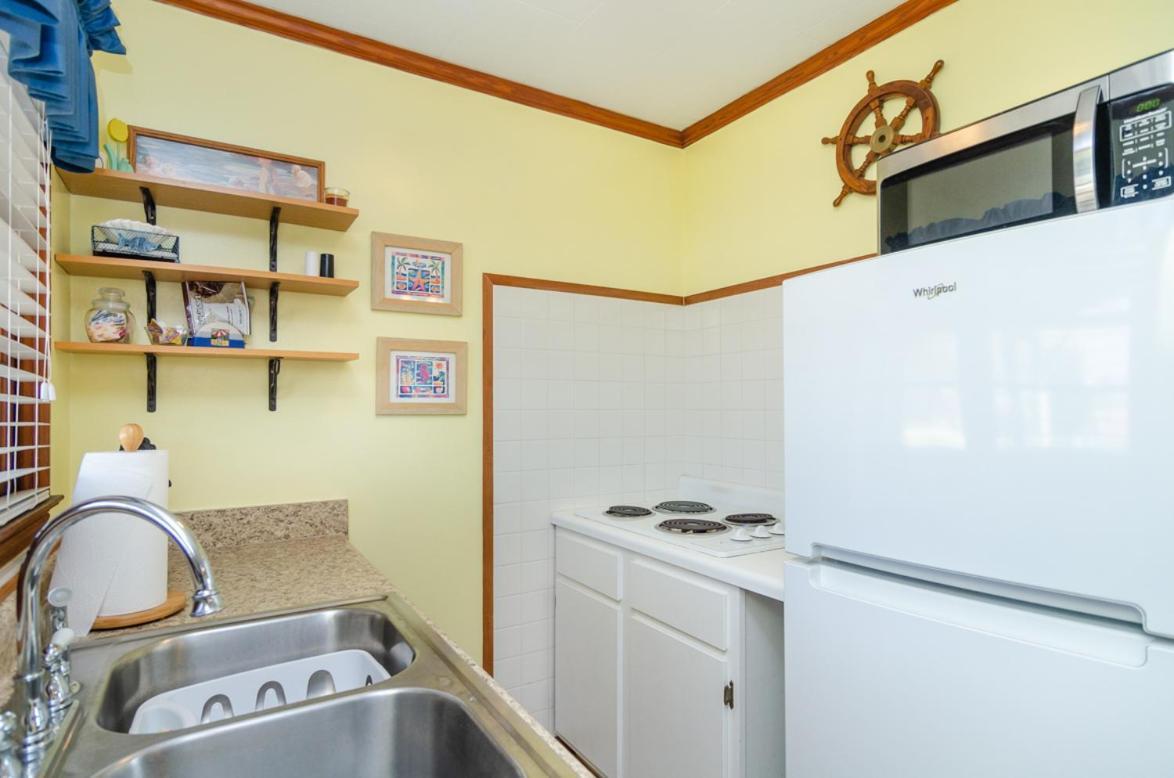 The Pelican Hidden Treasure Inn Room 2 By Bryant Real Estate Kure Beach Exterior foto